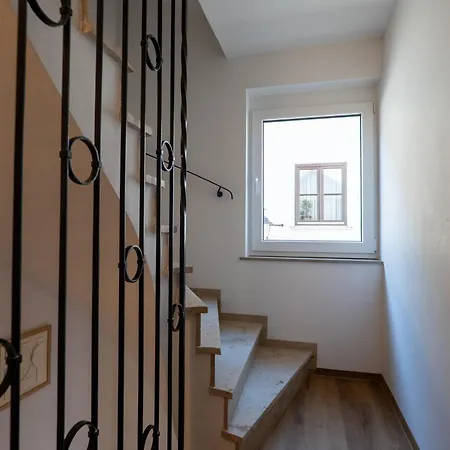 Mihalca Apartment Guenzburg