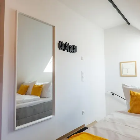 Mihalca Apartment Guenzburg
